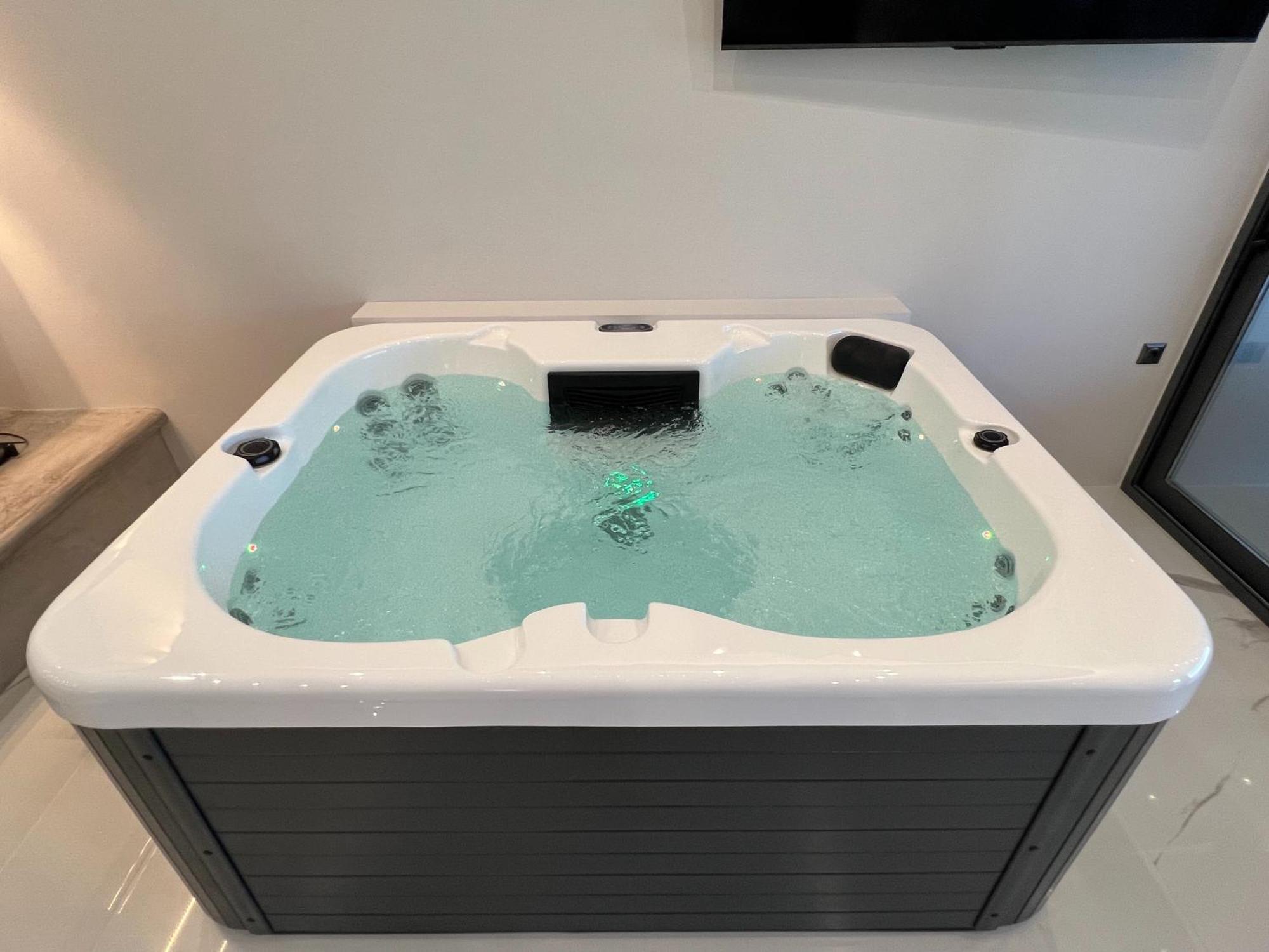 Apartment Seafront Luxury With Jacuzzi & Sauna